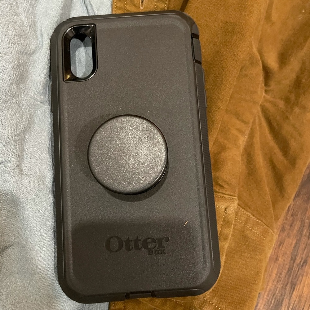Otter box pop socket case for iPhone XR